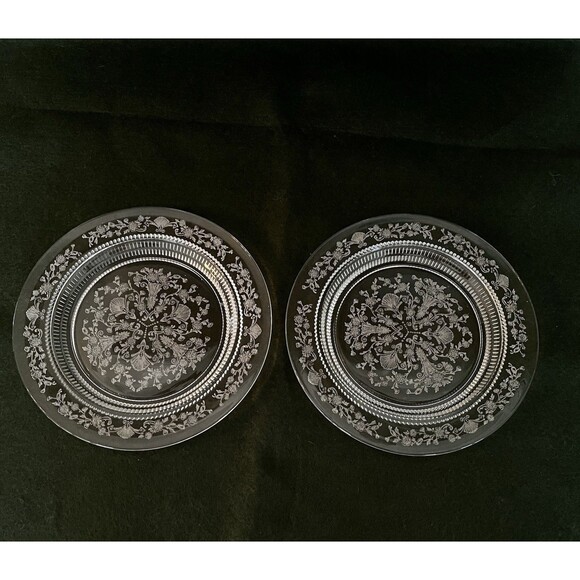 Duncan & Miller "First Love" Set of Two 8 1/2” Etched Plates Mint Condition Vint - Picture 1 of 6